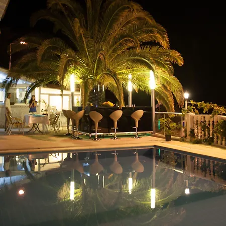 Peace Hotel 2*